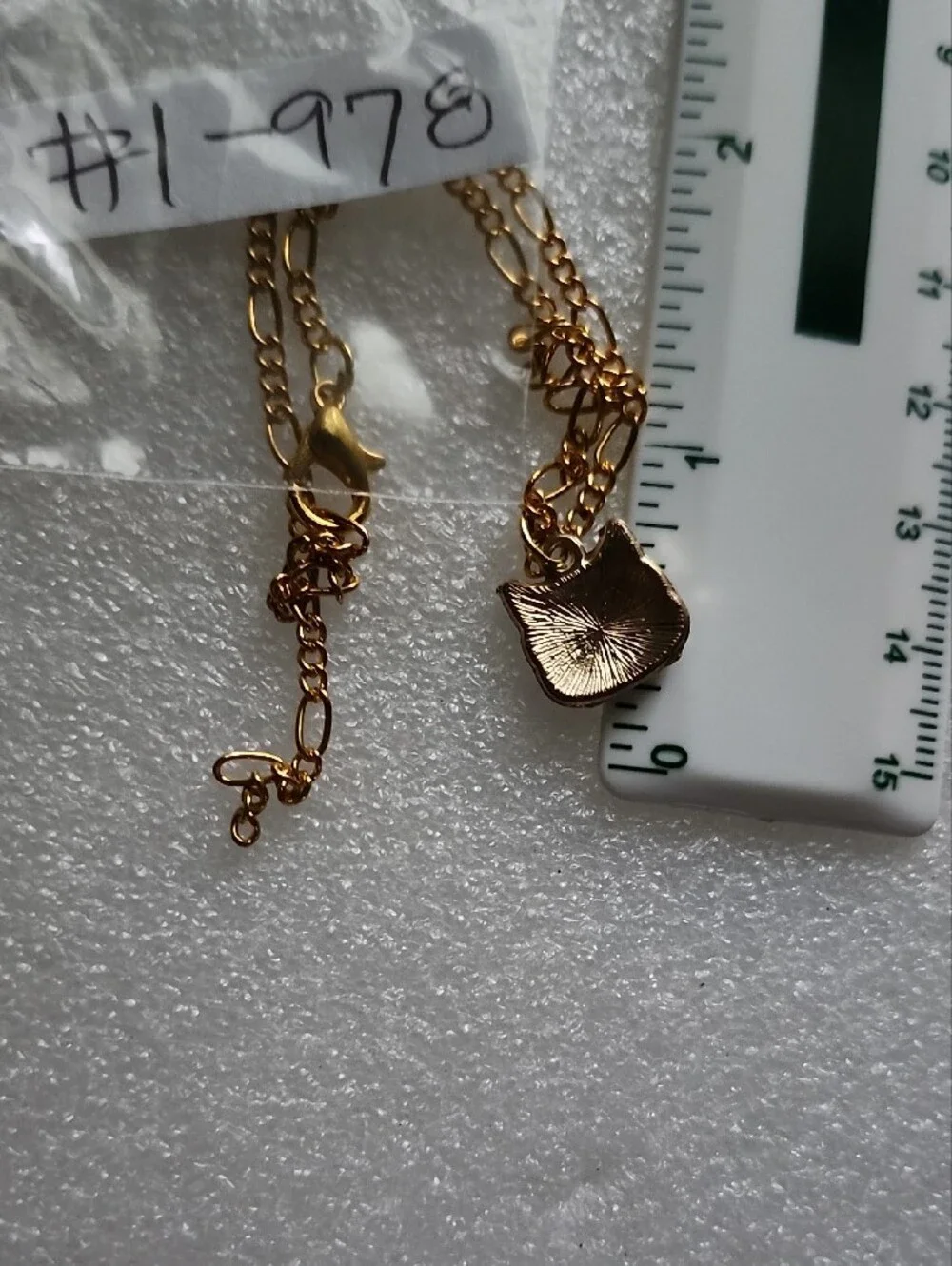 Hand Crafted Gold Chain Bracelet with Blue Cat Face Charm Pendant - Picture 4 of 7